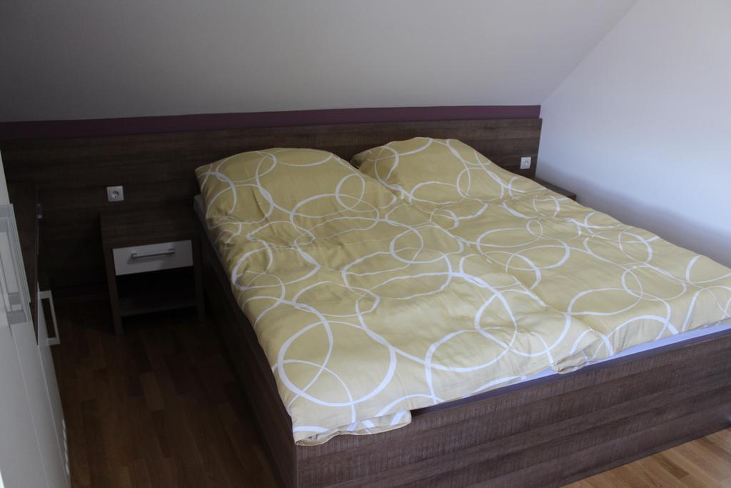 Hotel Hisa Nasprot Sonca Črnomelj Habitación foto